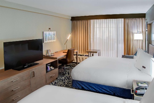 DoubleTree by Hilton Harrisonburg image 4